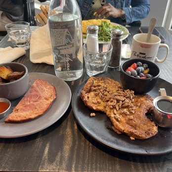 Cafe Patachou - Pecan Croissant French Toast Patachou Potatoes Ham - Breakfast & Brunch Near Me - Carmel, Indiana