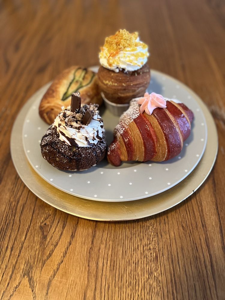 Benji's Bakery & Cafe