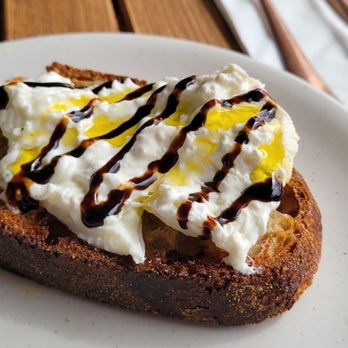 Emilia's Crafted Pasta - Burrata - Italian Near Me - London, XGL