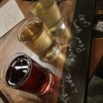 Murrayhill Taphouse - Cider flight - Beer Bar Near Me - Beaverton, Oregon Murrayhill Taphouse - Cider flight - Beer Bar Near Me - Beaverton, Oregon