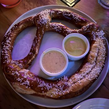 The Factory 380 - Bavarian Soft Jumbo Pretzel - Cocktail Bars Near Me - New York, New York