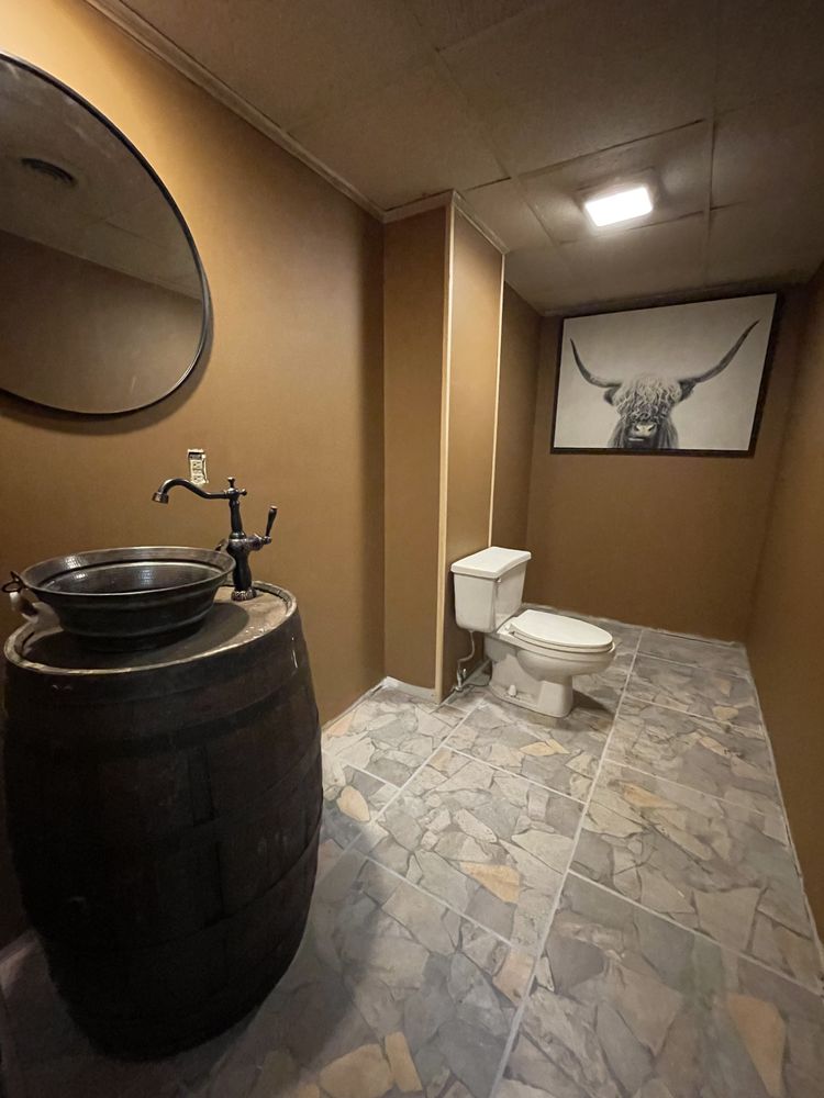 Moose Salon & Day Spa Logo