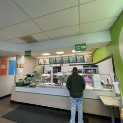 Subway - The bar area and cleanliness are perfect