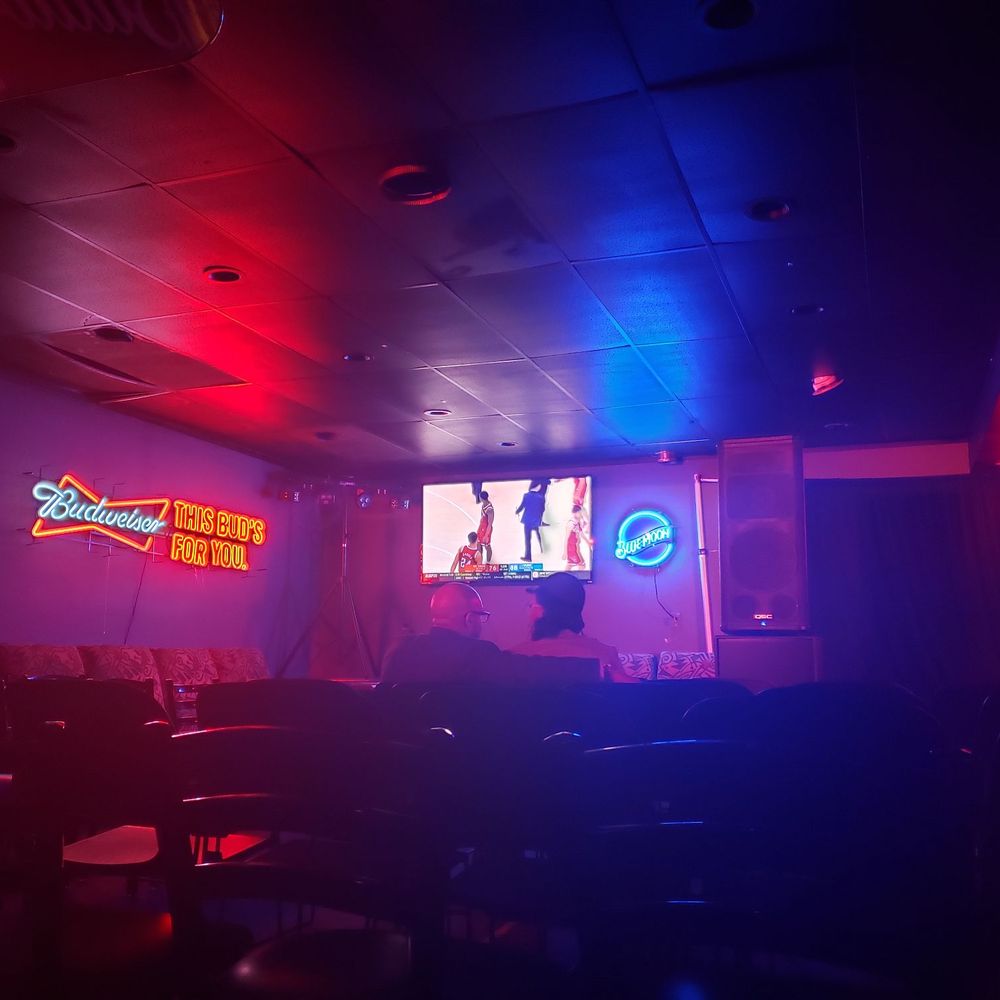 The Hawg Pen - Stage room. - Bars Near Me - Raleigh, North Carolina The Hawg Pen - Stage room. - Bars Near Me - Raleigh, North Carolina