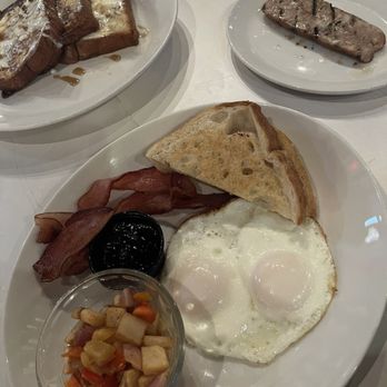 Black Walnut Café - Cafes Near Me - Katy, Texas
