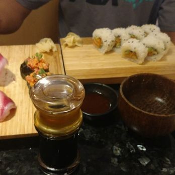Teishoku - Salmon roll - Japanese Near Me - Honolulu, Hawaii