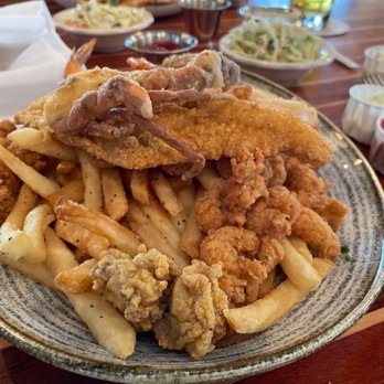 Pappas Seafood House - Seafood platter deluxe - Seafood Near Me - Humble, Texas Pappas Seafood House - Seafood platter deluxe - Seafood Near Me - Humble, Texas