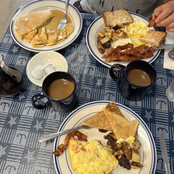 Fishin' Pier Grille South - he got 'the big one', I had jersey omelette
