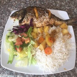 Sahara Food - Jeder Freitag ist Fisch Tag dorade mit Gemüse im Ofen + Reise und Salat für:  9,90 € . Guten Appetit ihr Sahara Food