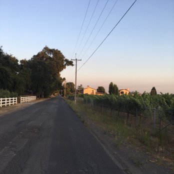 Vintage House - Borrow some bikes after dinner and take in the country roads. - Hotels Near Me - Yountville, California Vintage House - Borrow some bikes after dinner and take in the country roads. - Hotels Near Me - Yountville, California