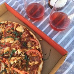 The Shack Cafe And Pizzeria - Chicken pizza from The Shack (we picked up a bottle of rose at the bottleshop next door)