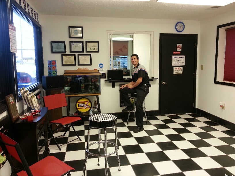 Davo Jr Automotive 24/7 Wrecker Service