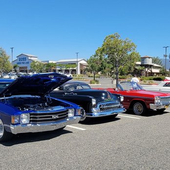 Vail Ranch Headquarters - The Ramble On Car Cruise and Show at Vail Ranch Headquarters in Temecula California was terrific! - Food Court Near Me - Temecula, California