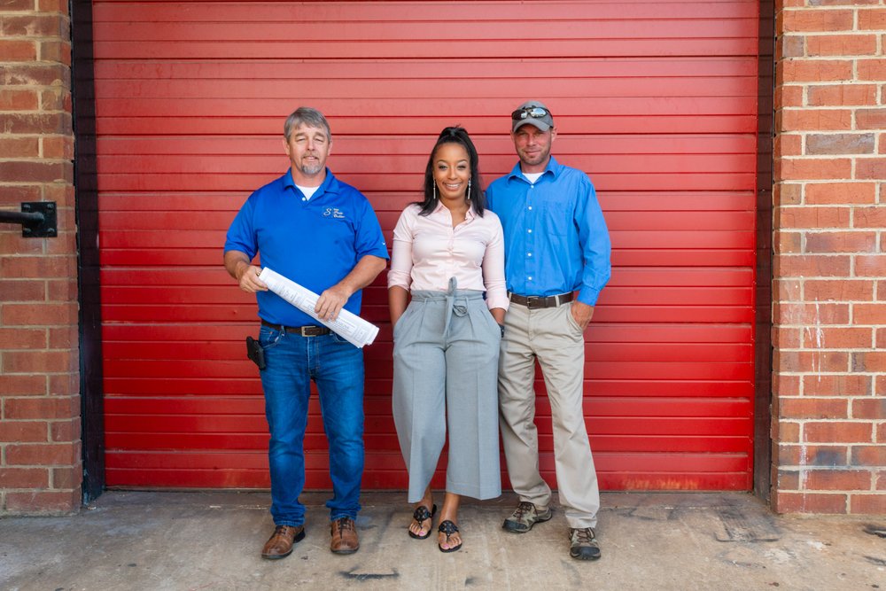 STONE POINTE BUILDERS Updated August 2024 18 Photos 905