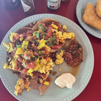 Turtle Bay Bakery & Cafe - Huevos ranchero with mango! - Breakfast & Brunch Near Me - Akumal, ROO Turtle Bay Bakery & Cafe - Huevos ranchero with mango! - Breakfast & Brunch Near Me - Akumal, ROO