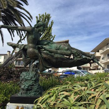 Heisler Park - Nice statue! - Parks Near Me - Laguna Beach, California Heisler Park - Nice statue! - Parks Near Me - Laguna Beach, California