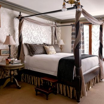 Abigail's Hotel - Opal Room - Hotels Near Me - Victoria, British Columbia