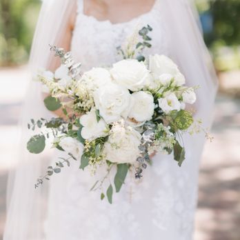 Bloom Works - Perfect size and fullness yet airy. Just as we requested! - Florists Near Me - Council Bluffs, Iowa Bloom Works - Perfect size and fullness yet airy. Just as we requested! - Florists Near Me - Council Bluffs, Iowa