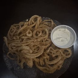 Onion rings with ranch
