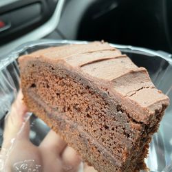 Bloomingfoods - Chocolate Cake
