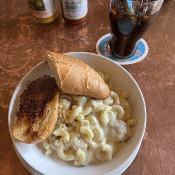 McMenamins Pub - MAGIC MUSHROOM MAC & CHEESE truffled Brie cheese sauce & mushrooms, served with garlic bread. Also an RC Cola! - Bars Near Me - McMinnville, Oregon