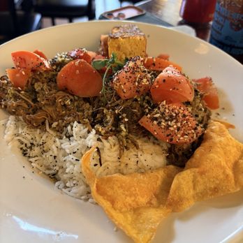 Babz Bistro - Pulled pork bowl with crab Rangoon and corn bread - Food Trucks Near Me - Maysville, Kentucky