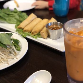 Pho Che - Spring rolls - Vietnamese Near Me - Flushing, New York
