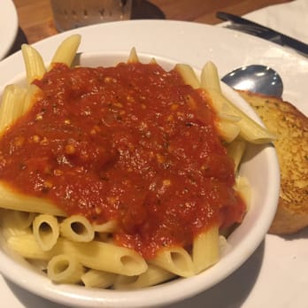 Cheddar's Scratch Kitchen - Kids meal- Penne Pasta Marinara with garlic bread - American Near Me - Lutz, Florida