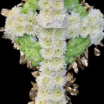 Lee Anne's Mastic Flower Shoppe - Celtic Cross - Florists Near Me - Mastic, New York Lee Anne's Mastic Flower Shoppe - Celtic Cross - Florists Near Me - Mastic, New York