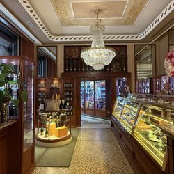 Savini - Inside. Cafe