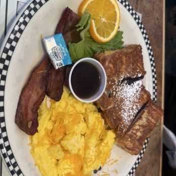 Black Bear Diner Palmdale - Blackberry Bear Claw French Toast (loved it) - Diners Near Me - Palmdale, California