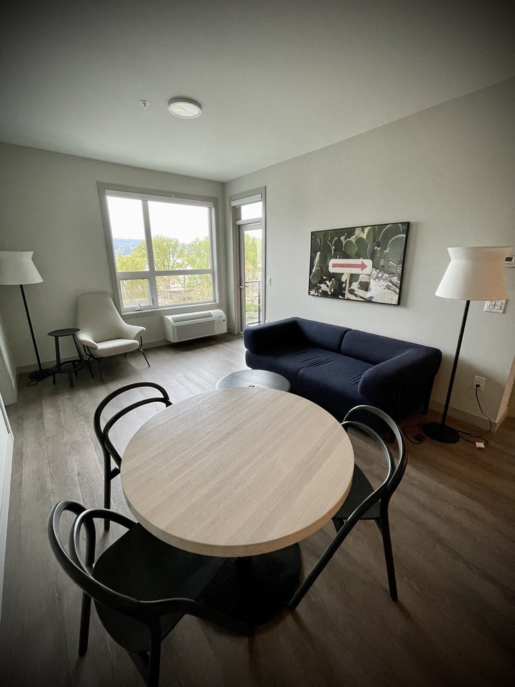 THE SHORE Updated October 2024 19 Photos 3499 Lakeshore Road