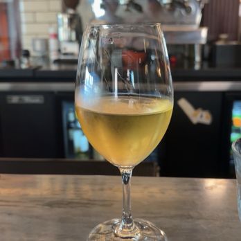 Ladder 4 Wine Bar - White wine - Wine Bars Near Me - Detroit, Michigan