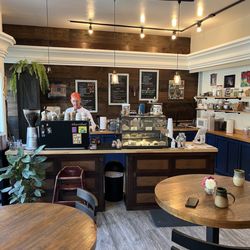 Mane Street Coffee - Wendy and coffee bar