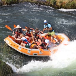 How not to enter the Oak Springs rapid How not to enter the Oak Springs rapid