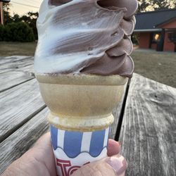 Kookie’s Q & Creamery - twist