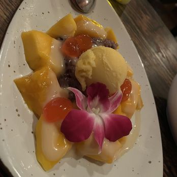 Thai District - Mango and Sticky Rice - Thai Near Me - Long Beach, California