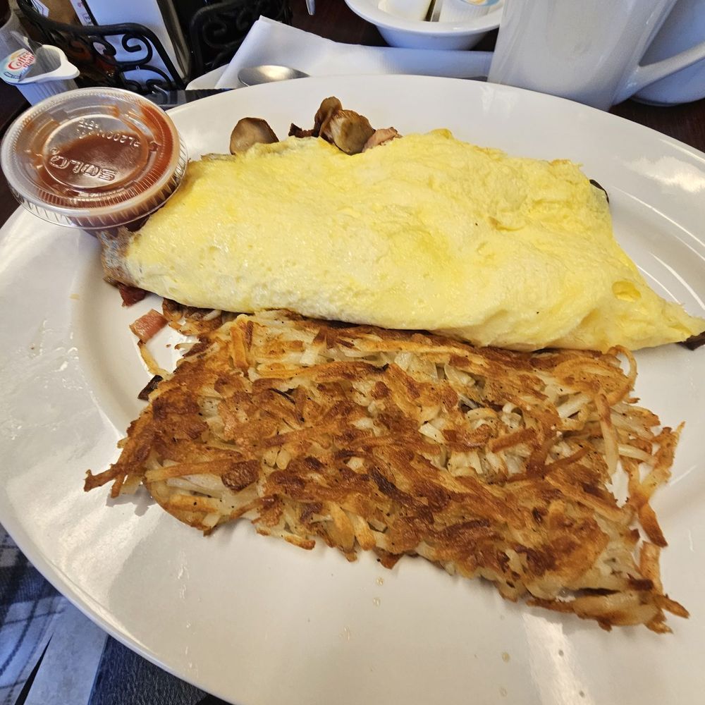 Bacon Breakfast Cafe - Bacon and mushroom omelet - Breakfast & Brunch Near Me - Marysville, Washington Bacon Breakfast Cafe - Bacon and mushroom omelet - Breakfast & Brunch Near Me - Marysville, Washington