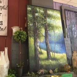 Heritage Arts, Gifts & Antiques - Nice selection of wall decor