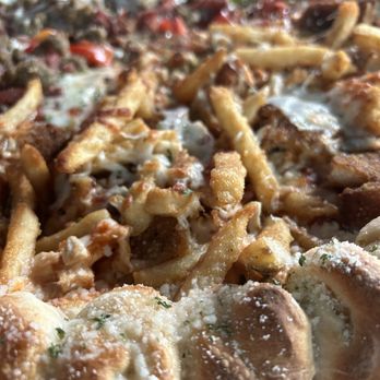 Munchy’s Pizza & Wings - Half meat lovers half buffalo twist - Pizza Near Me - Deerfield Beach, Florida Munchy’s Pizza & Wings - Half meat lovers half buffalo twist - Pizza Near Me - Deerfield Beach, Florida