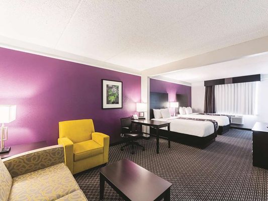 La Quinta Inn & Suites by Wyndham San Antonio Downtown by null