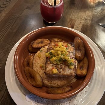 Fuego Wine Bar - Mahi Mahi - Spanish Near Me - Derby, Connecticut
