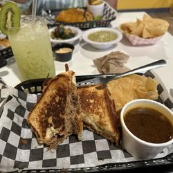 Comal 864 - Birria grilled cheese