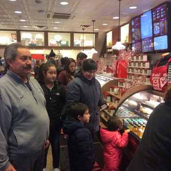 Carlo's Bakery - Bakeries Near Me - Hoboken, New Jersey