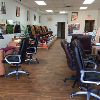 Hollywood Nails - Make a visit this Asian nail salon , clean sanitized with friendly experienced staff and most reasonable salon price only in this area - Nail Salons Near Me - Wisconsin Dells, Wisconsin Hollywood Nails - Make a visit this Asian nail salon , clean sanitized with friendly experienced staff and most reasonable salon price only in this area - Nail Salons Near Me - Wisconsin Dells, Wisconsin