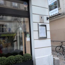 Les Jardins du Marais - Side of building