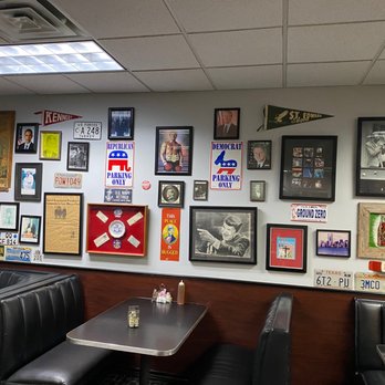 Dixie Diner - 45 right in the middle - Diners Near Me - Texarkana, Texas Dixie Diner - 45 right in the middle - Diners Near Me - Texarkana, Texas