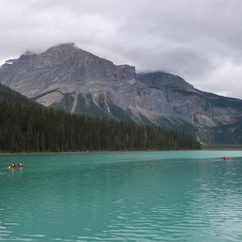 Emerald Lake - Hiking Near Me - Field, British Columbia Emerald Lake - Hiking Near Me - Field, British Columbia