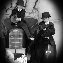 Shooters Old Time Photo - Gangster Scene