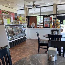 Lebanon Plaza Deli - View of counter from table